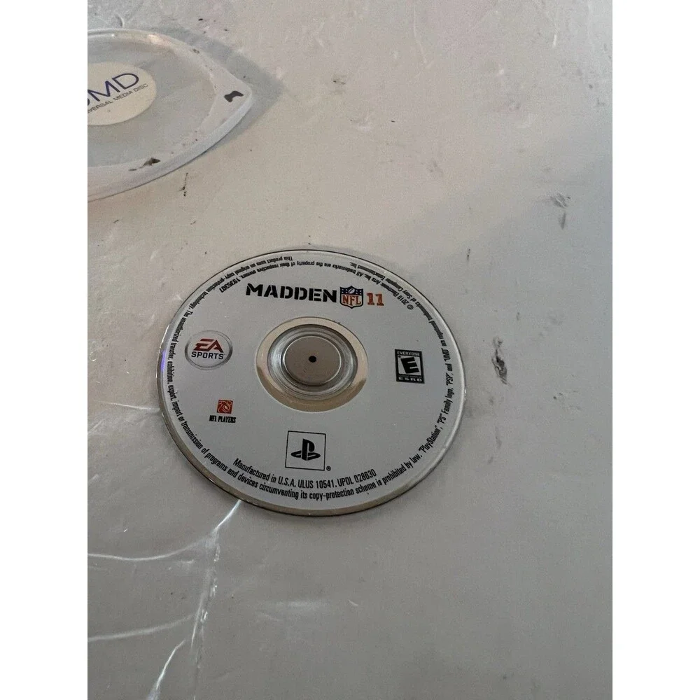 Madden NFL 11 UMD Sony PSP PlayStation Portable Video Game USED TESTED